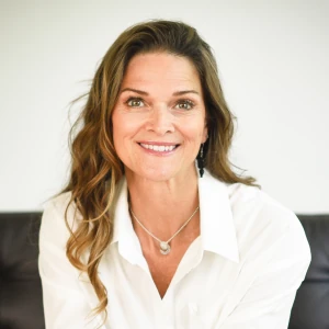 image of agent Gina Middaugh